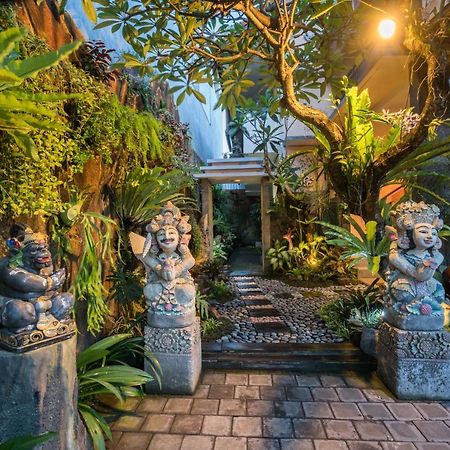 Hotel Griya Tunjung Sari à Denpasar Extérieur photo