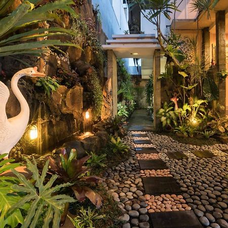 Hotel Griya Tunjung Sari à Denpasar Extérieur photo