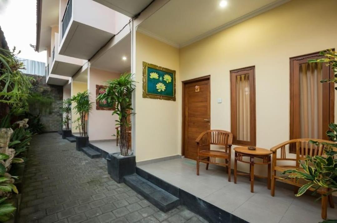 Hotel Griya Tunjung Sari à Denpasar Chambre photo