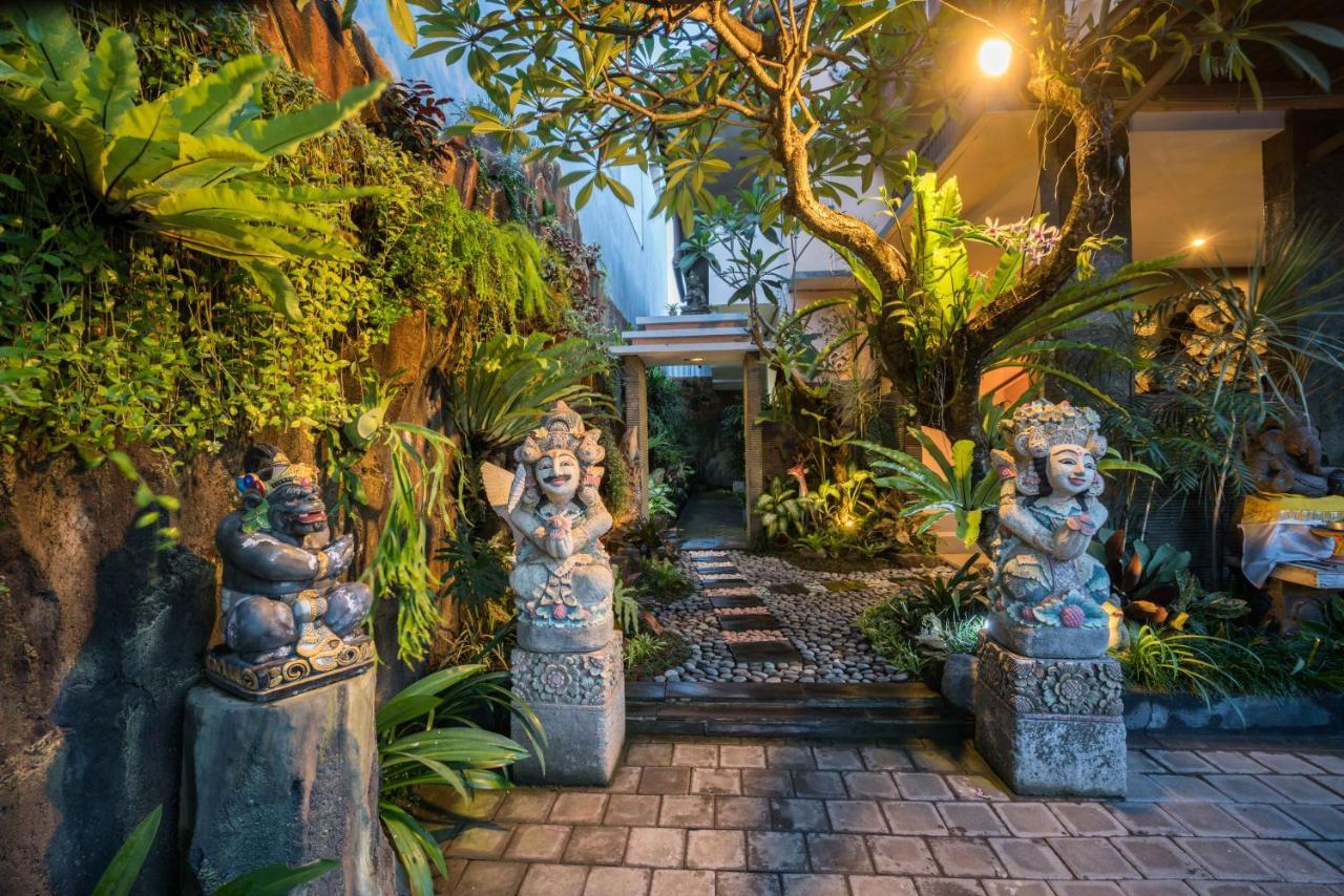 Hotel Griya Tunjung Sari à Denpasar Extérieur photo
