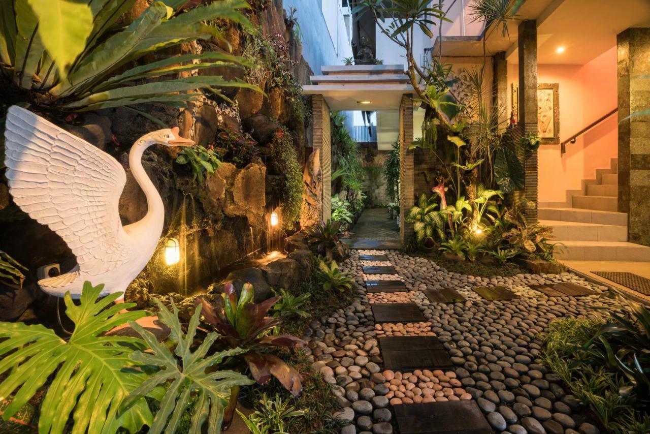Hotel Griya Tunjung Sari à Denpasar Extérieur photo